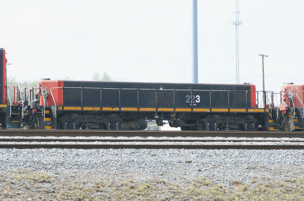 CN 223